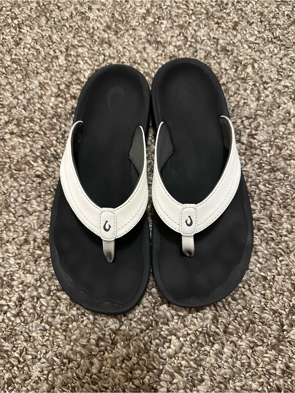 OluKai Women's Black with White Flip Flops